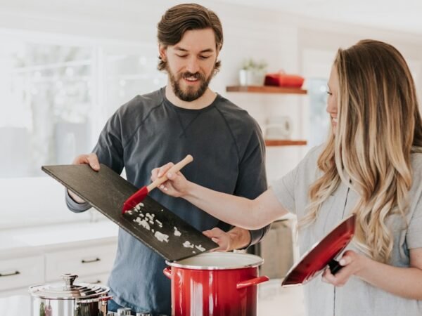 12 Astuces pour une Cuisine Rangée et Fonctionnelle