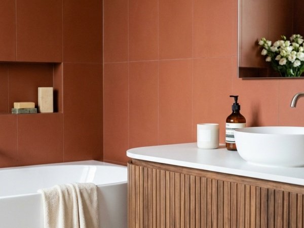 18 idées terracotta du simple accent au total look dans la salle de bain